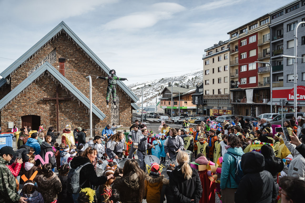 RUA-BATUCADA NEXT ART + PENJADA CARNESTOLTES - CARNAVAL PAS DE LA CASA 2025  - 80.jpg