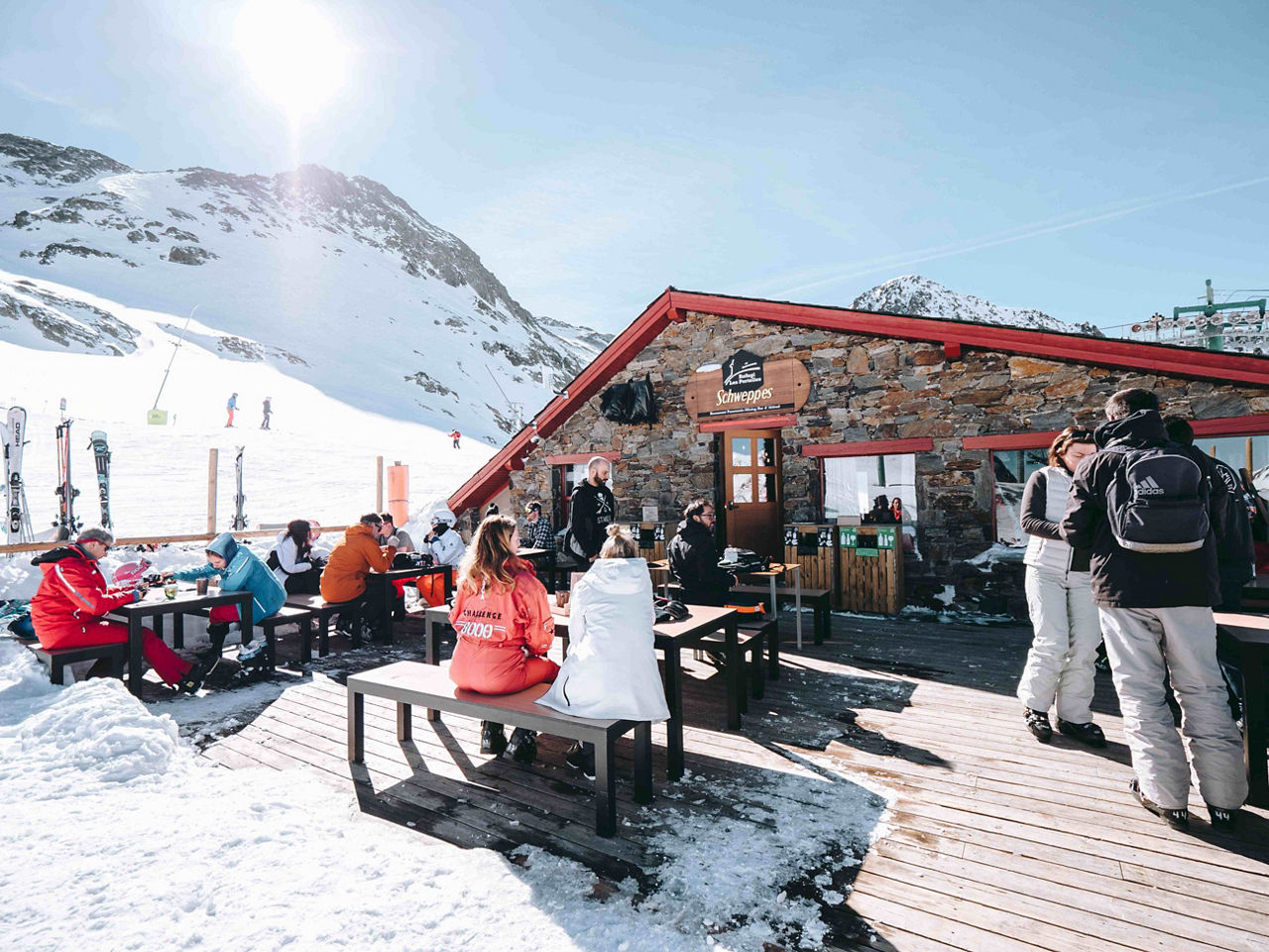 Esplanada do Refugi Les Portelles em Ordino Arcalís