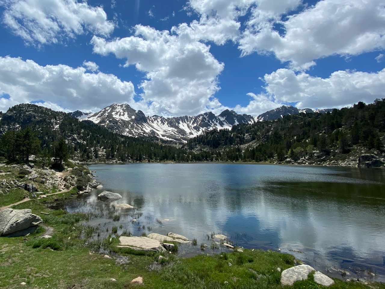 /content/dam/visitandorra/ca/assets/images/què-fer/natura/andorra-al-natural---ng/Rojo_LUGARES_Top5_04_Circ_de_Pessons.jpg