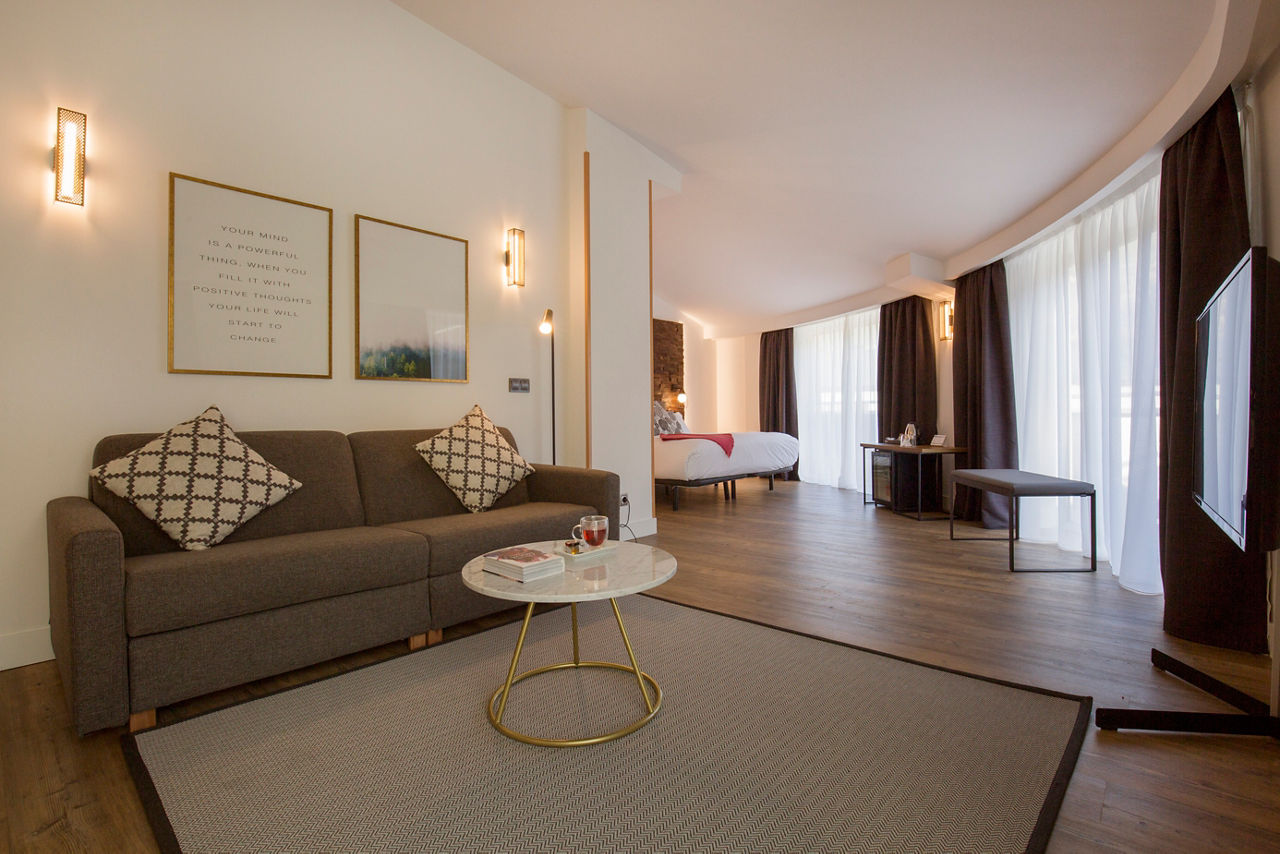 Yomo Centric Junior Suite Mat 1.jpg