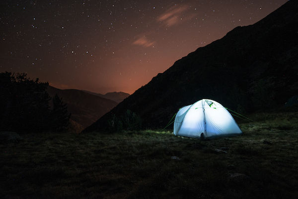 /content/dam/visitandorra/ca/assets/images/experiencies/experiències-de-nit/acampada_nit.jpg