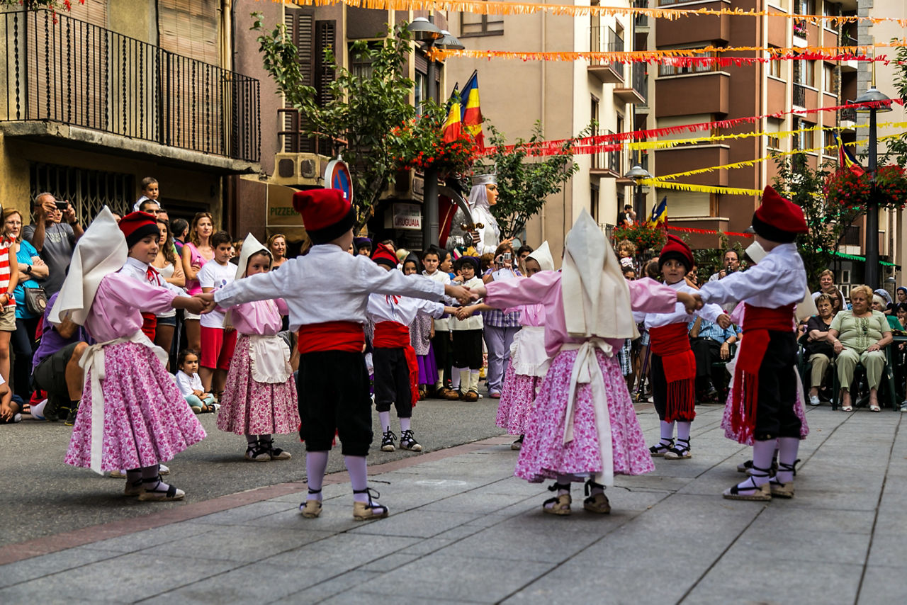 /content/dam/visitandorra/ca/assets/images/coneix-andorra/una-mica-d'història/alca_festa_major 1.jpg