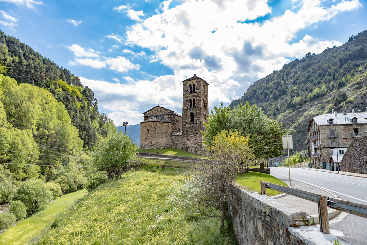 /content/dam/visitandorra/ca/assets/images/experiencies/atypical-estiu/andorraworld-desantis-carolina-2024-Canillo--sant-joan-de-caselles-3V7A4689.jpg