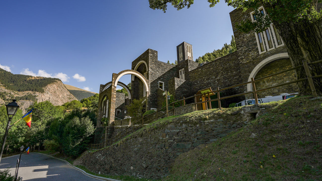 /content/dam/visitandorra/ca/assets/images/què-fer/cultura/esglèsies-d'andorra/basílica-santuari-de-meritxell/andorraworld-desantis-carolina-2024-Canillo--santuari-meritxell-DSC06772.jpg