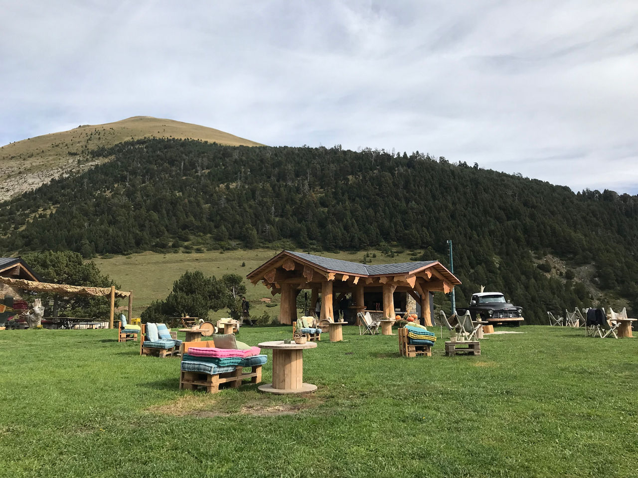 /content/dam/visitandorra/ca/assets/images/què-fer/gastronomia/terrasses-gastronòmiques-estiu/borda de pi.jpg