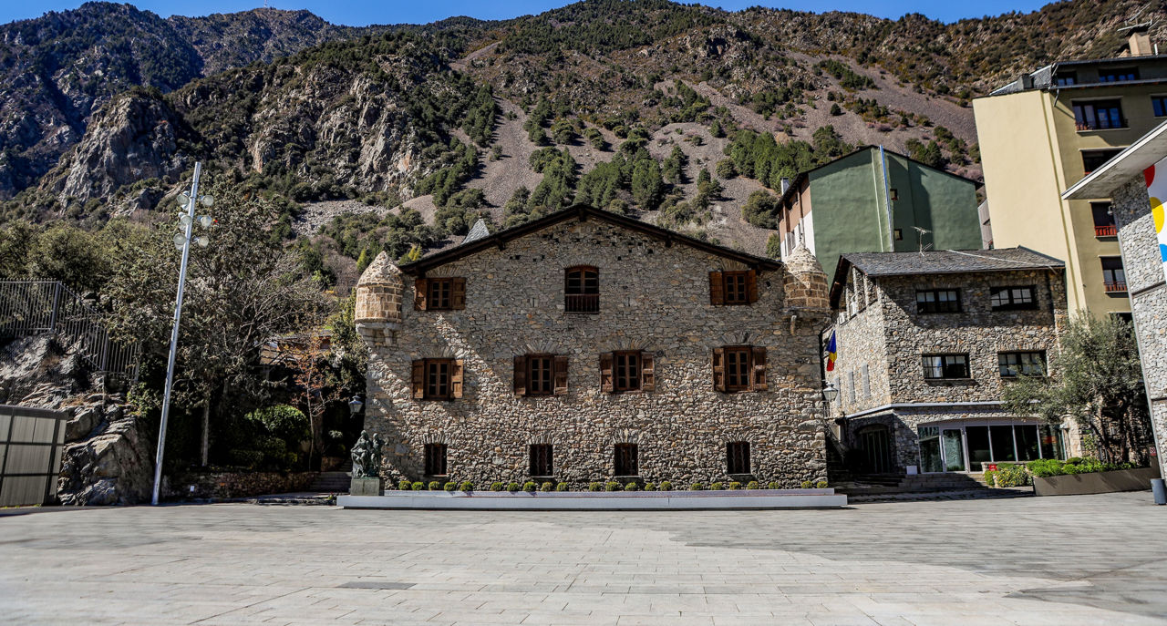 /content/dam/visitandorra/ca/assets/images/coneix-andorra/una-mica-d'història/casa-de-la-vall.jpg
