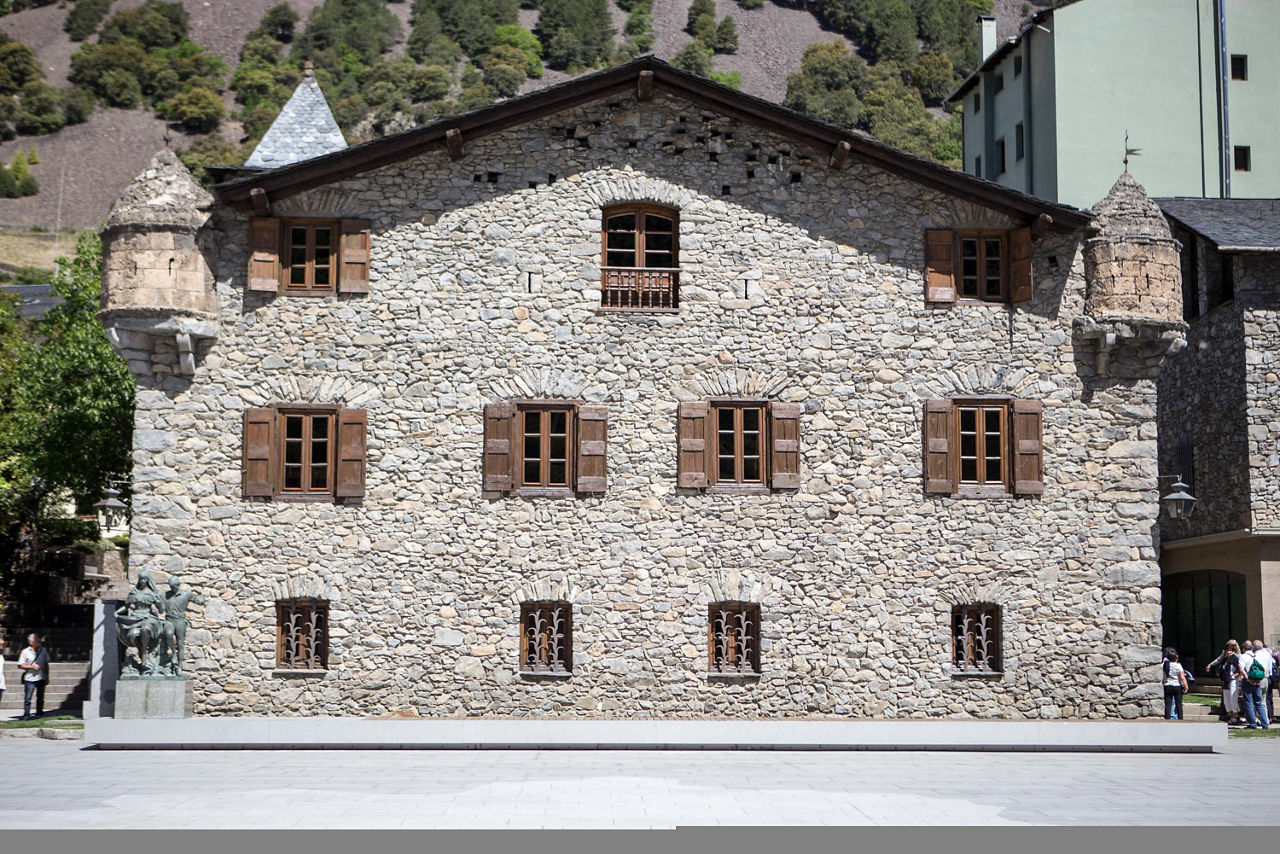 /content/dam/visitandorra/ca/assets/images/què-fer/cultura/cultural-itineraries/casa_de_la_vall.jpg