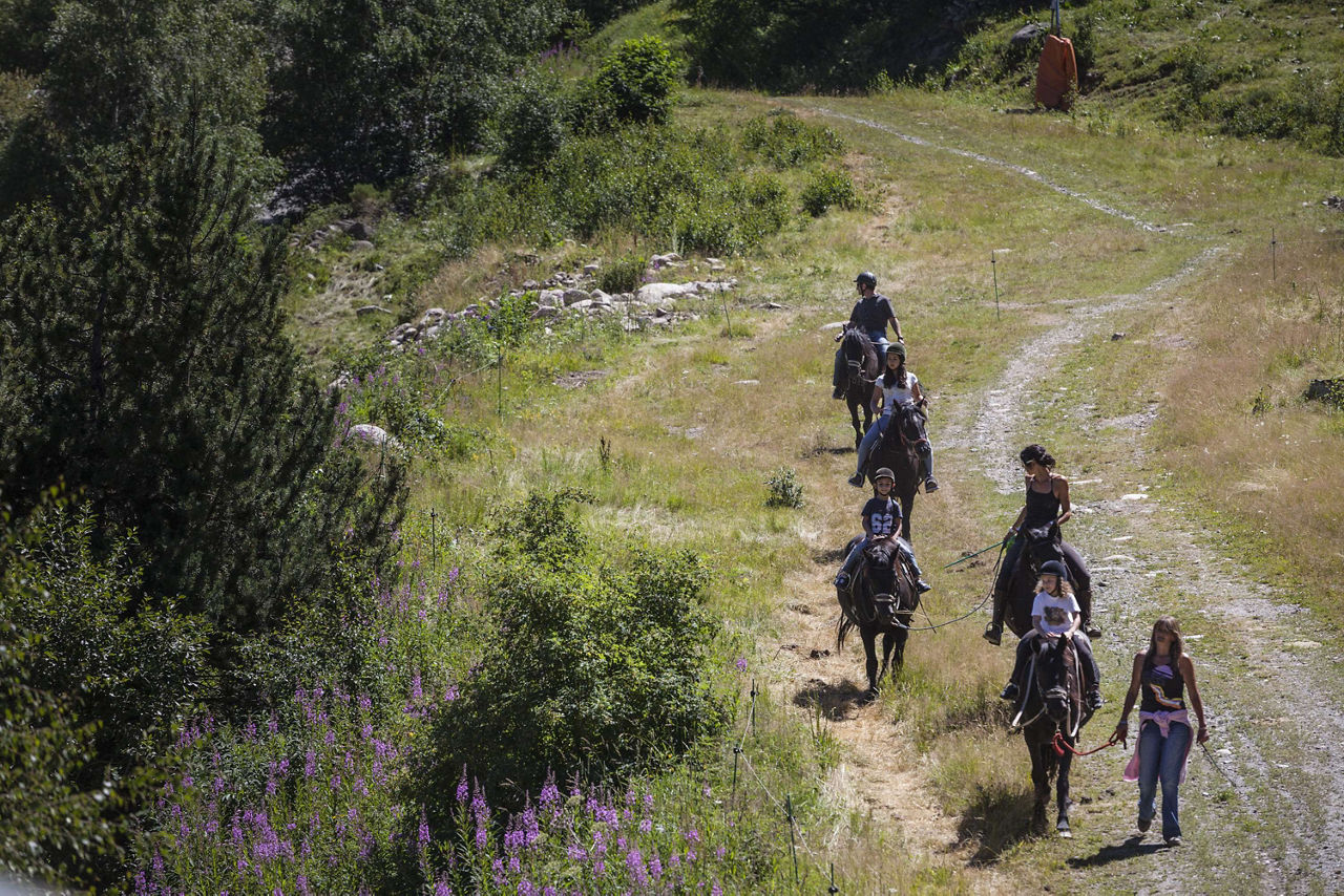 /content/dam/visitandorra/ca/assets/images/què-fer/natura/active-tourism-companies-entities/centre equestre nordic aventura - hipica.jpg