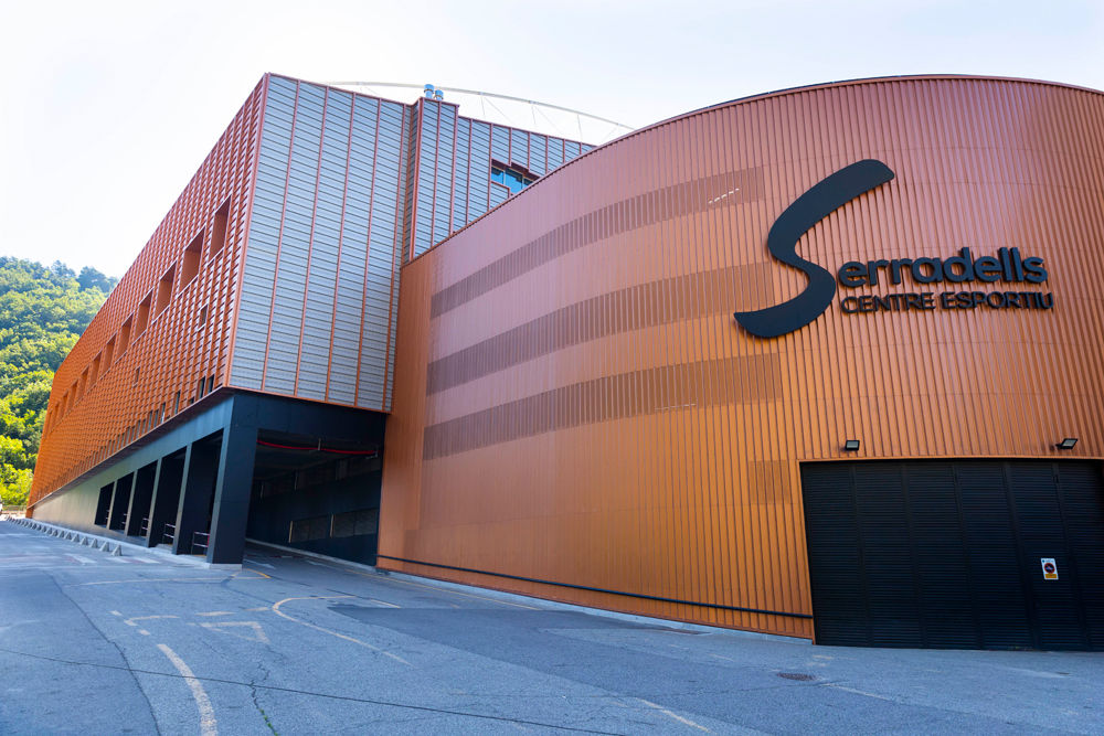 d96b5ef1a4d1-1000x667-centre-esportiu-dels-serradells1.jpg