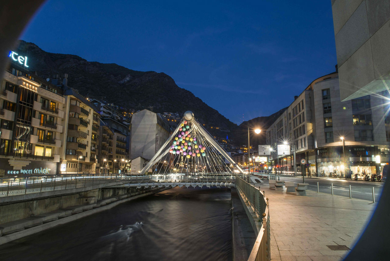 /content/dam/visitandorra/ca/assets/images/planifica/informació-per-al-visitant/dormir/distribuidora-dormir/dormir al centre_andorra.jpg