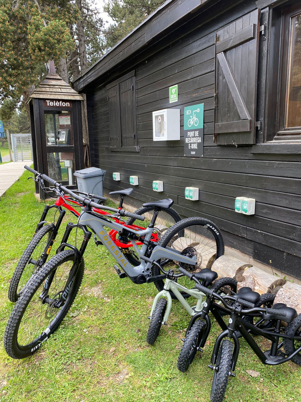 /content/dam/visitandorra/ca/assets/images/què-fer/natura/active-tourism-companies-entities/ebikes naturland.JPG