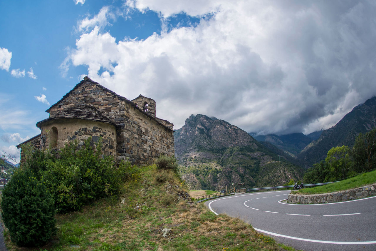 /content/dam/visitandorra/ca/assets/images/què-fer/cultura/cultural-itineraries/sant-julia-de-loria/esglesia1 sant serni-de-nagol_sant julia de loria.jpg