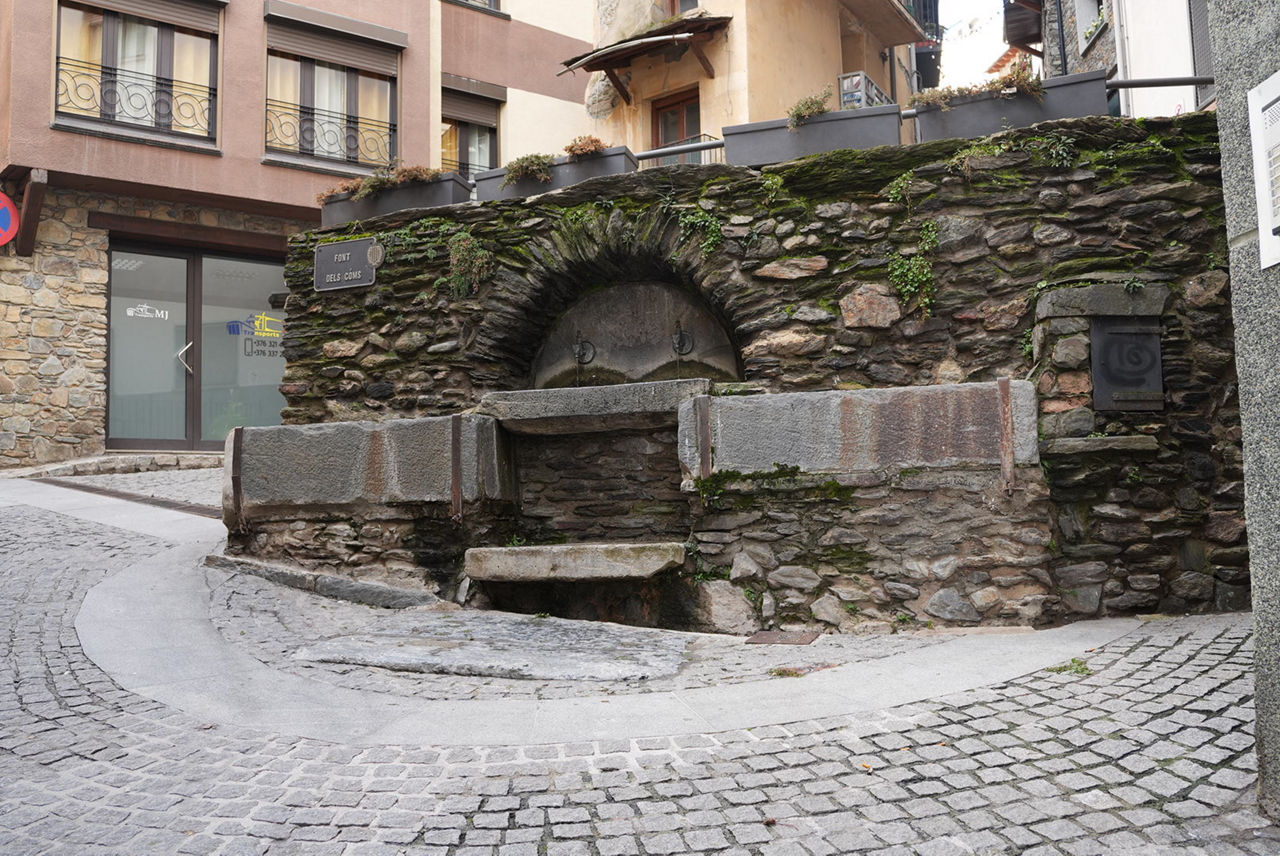 font dels coms sant julia.jpeg