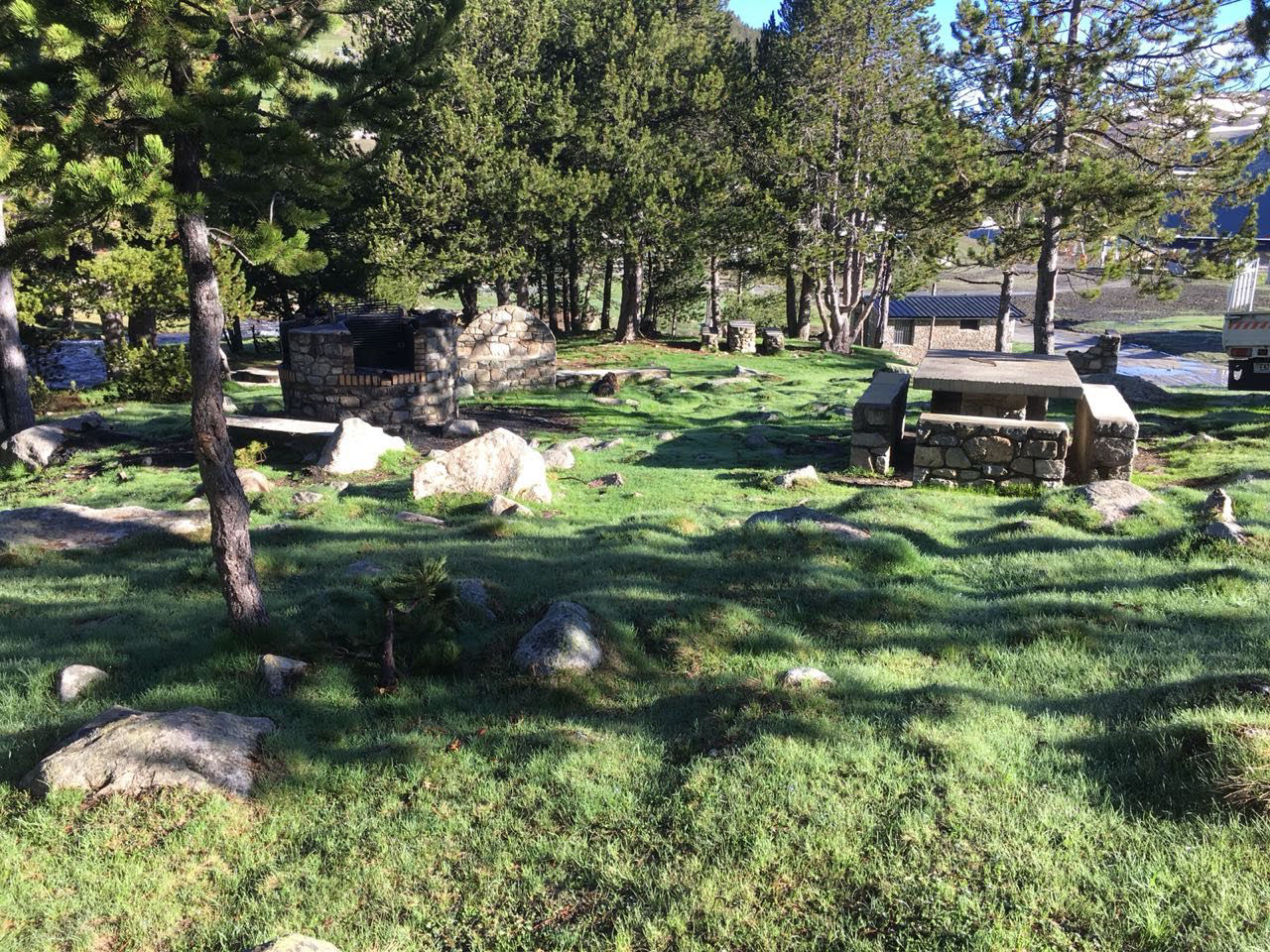 grau roig picnic area 1.jpg