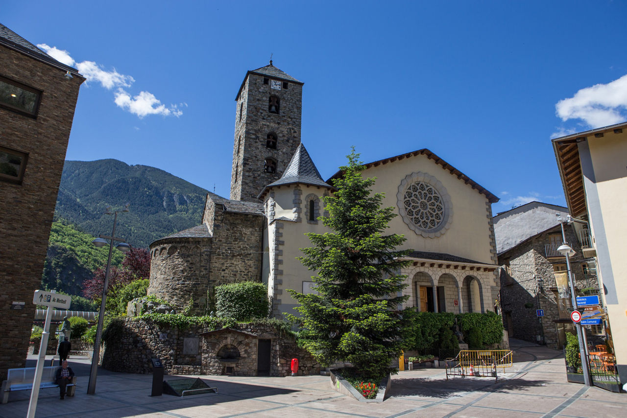 /content/dam/visitandorra/ca/assets/images/què-fer/cultura/10-curiositats-del-romànic/grr_20130612__esglesia_sant_esteve_exterior-compressed.jpg