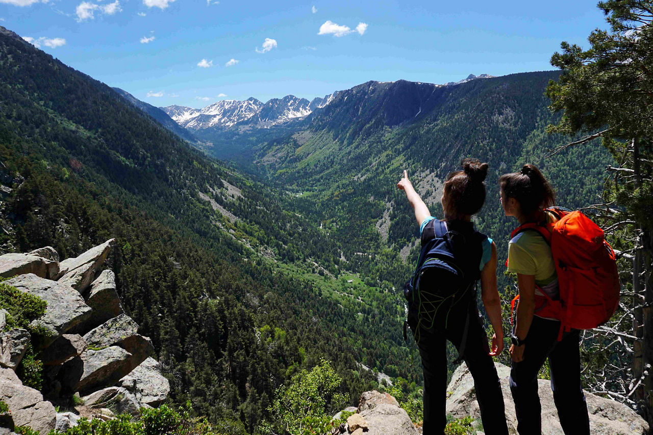 /content/dam/visitandorra/ca/assets/images/què-fer/natura/active-tourism-companies-entities/guineu_blanca senderisme.jpg