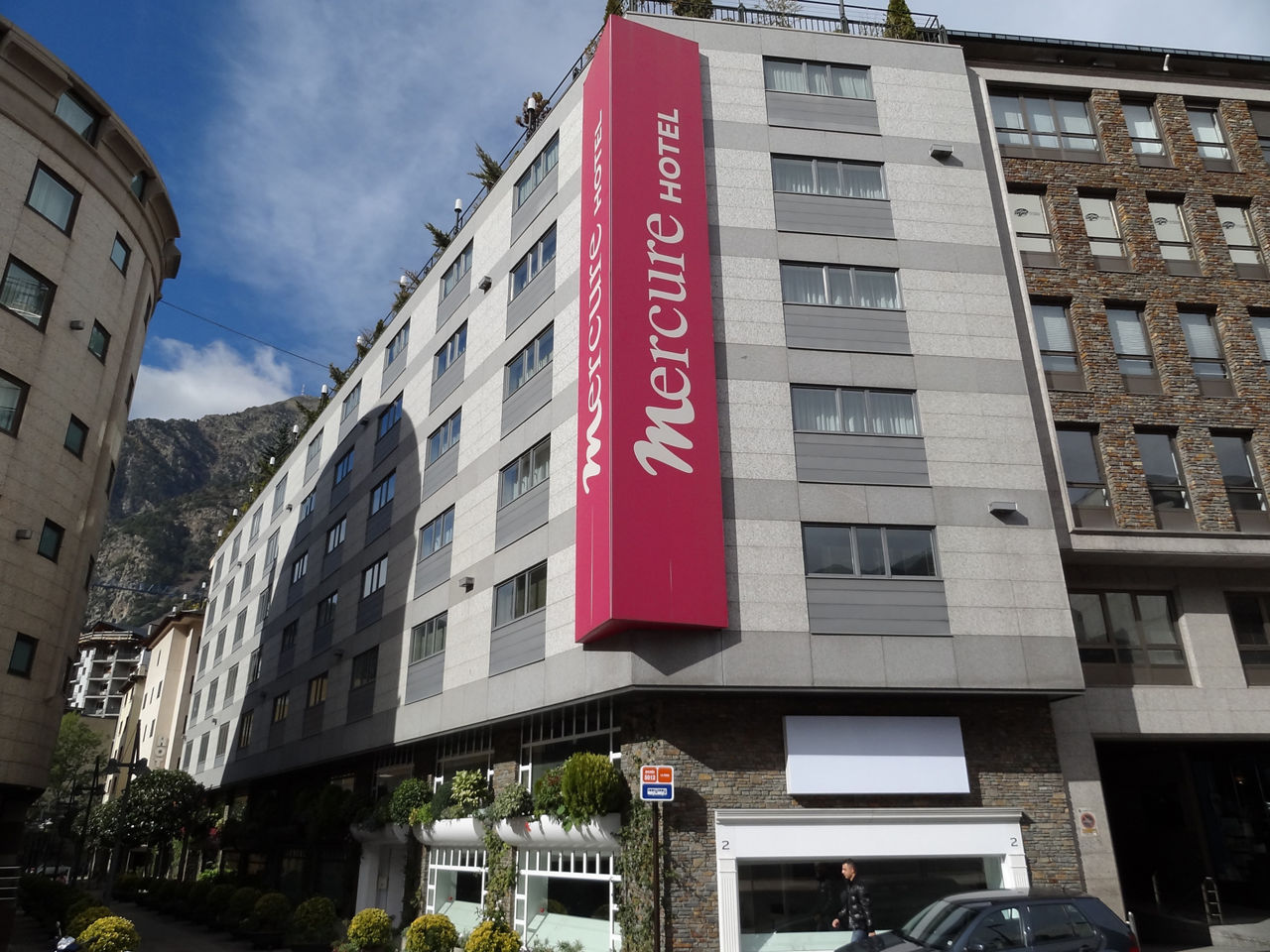 hotel-mercure.jpg