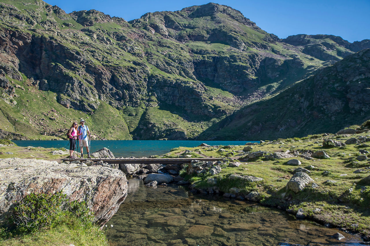 /content/dam/visitandorra/ca/assets/images/què-fer/natura/ordino-arcalis-estiu/llacs de tristaina parella ordino arcalis estiu 1.jpg