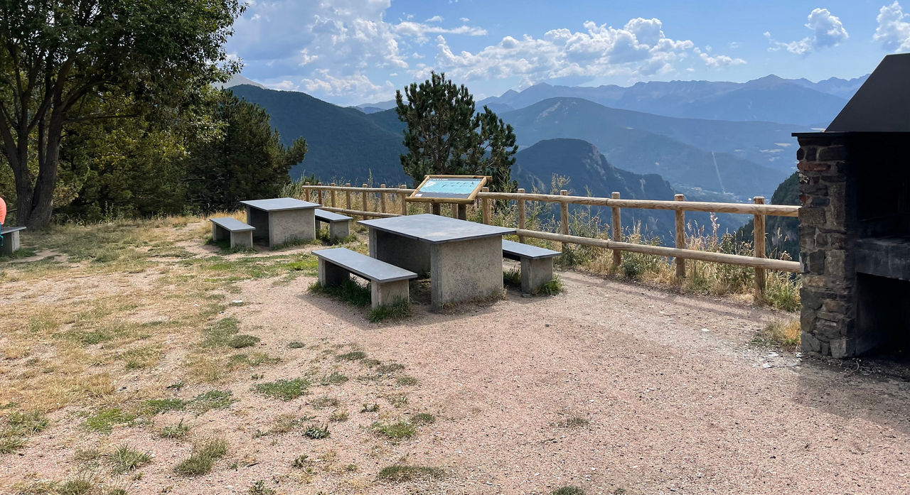 /content/dam/visitandorra/ca/assets/images/què-fer/gastronomia/zones-de-picnic/picnic-roc-de-la-sabina3.JPG