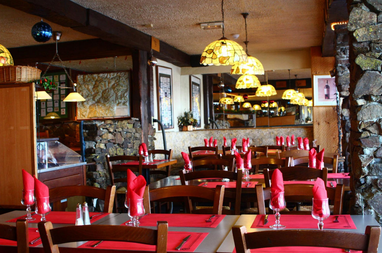 restaurant-cava roca-hotel-panda.jpg