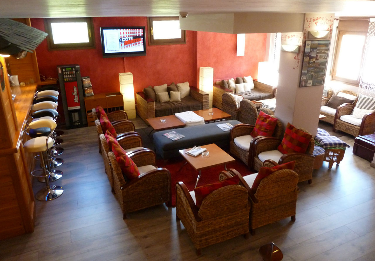 salon jour bien 2.JPG