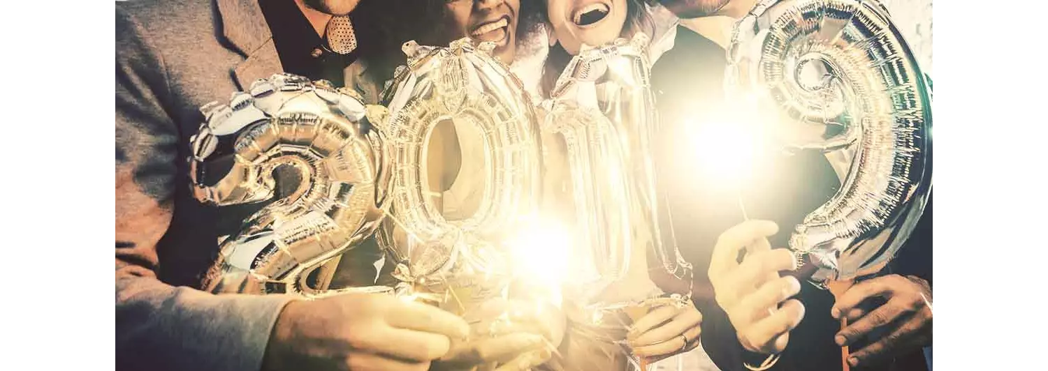 La robe de Nouvel an 2019 peut être excentrique ou classique