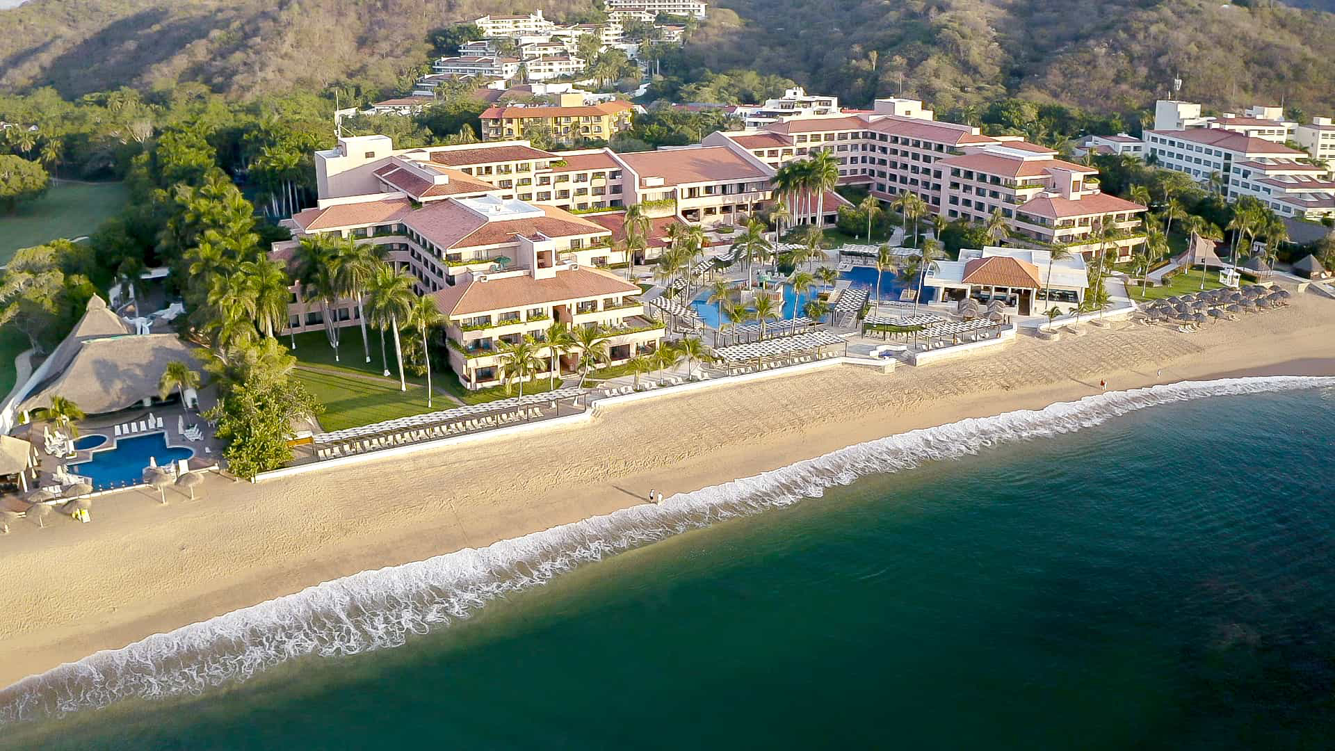 Barcelo Huatulco Entertainment | Barcelo Huatulco Tangolunda – KYZNRB