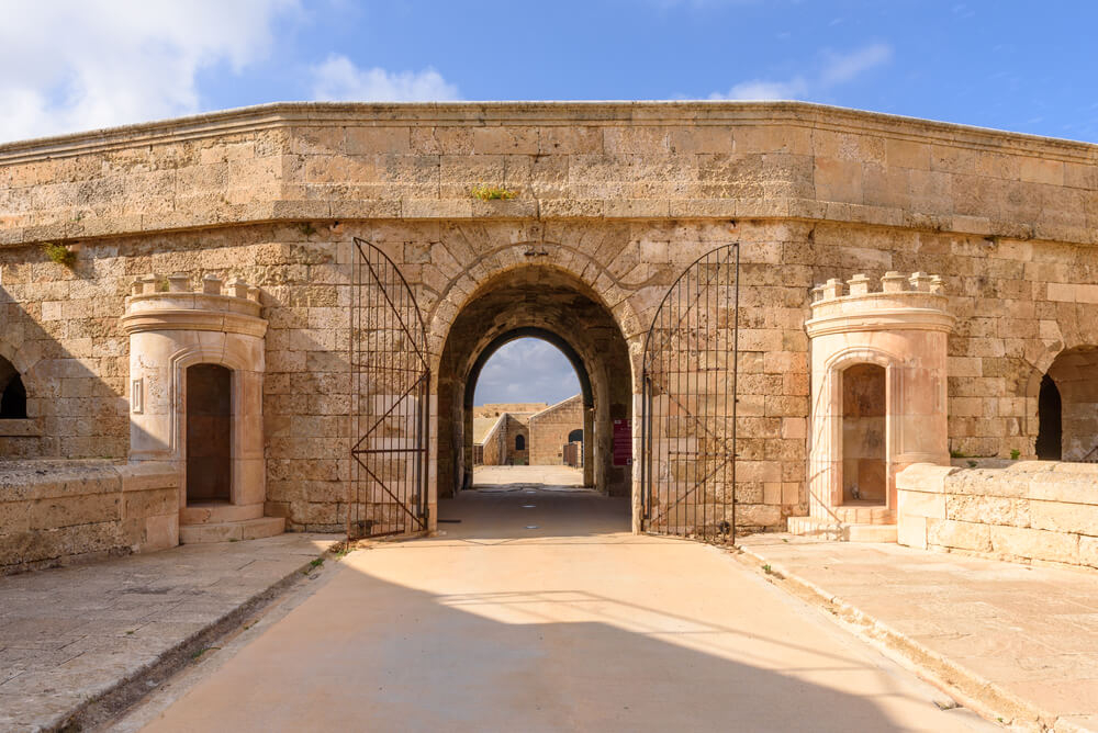 Things to do in Menorca: A big stone fortress and gateway