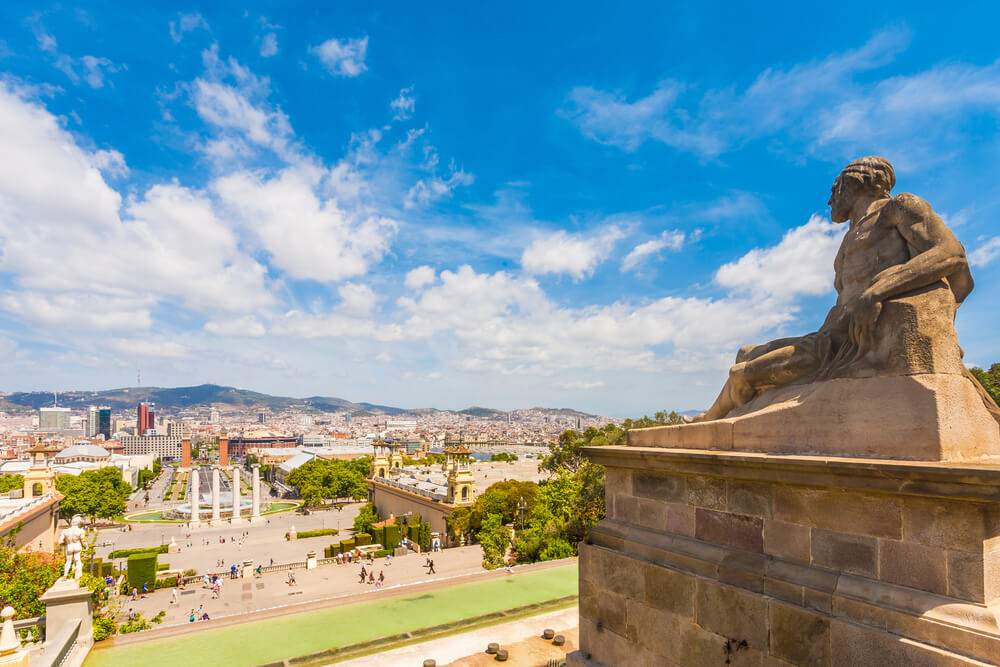 Die Terrasse des MNAC bietet eine tolle Aussicht auf Barcelona