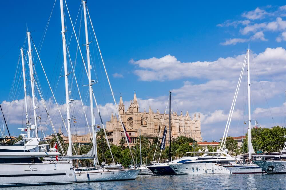Balearen-Inselhopping: der Hafen von Palma de Mallorca ist ein guter Ausgangspunkt.