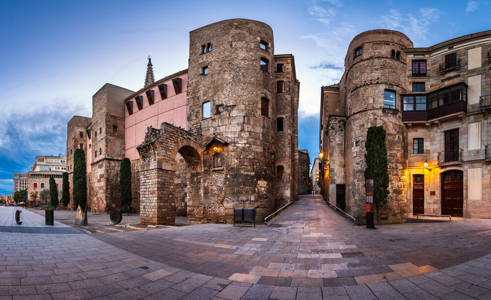 Barcelona Altstadt: der Eingang zum Barri Gòtic.