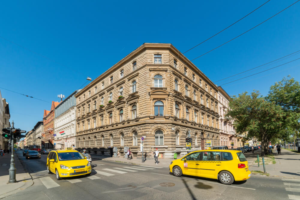 Berühmte Filmschauplätze: die Andrássystraße in Budapest, wo Teile von "Evita" gedreht wurden.