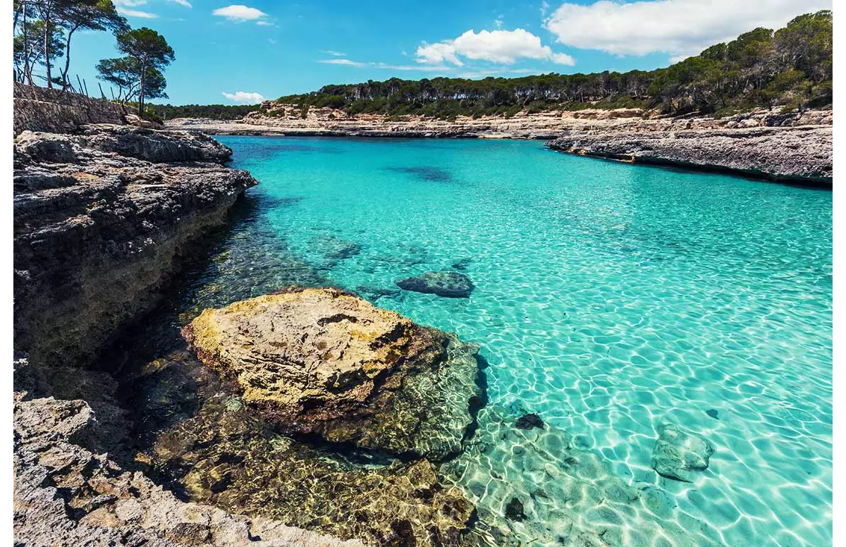 Discover the Balearic Islands on a Vespa: 10 steps to paradise