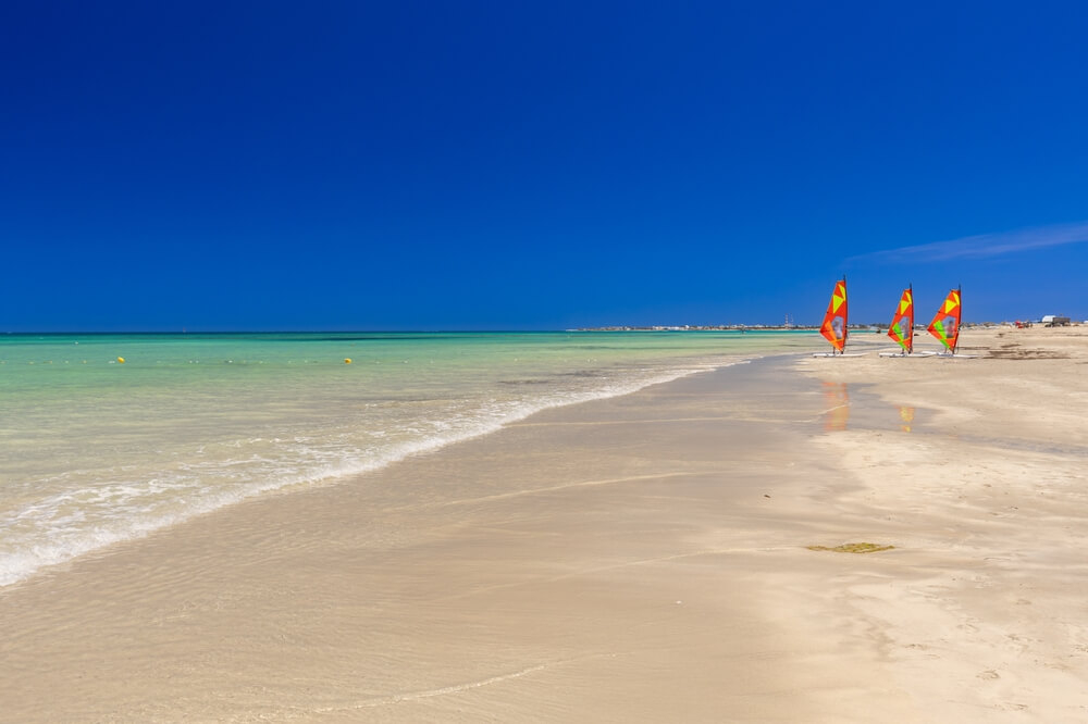 Djerba island: white sand, windsurfers and a turquoise sea