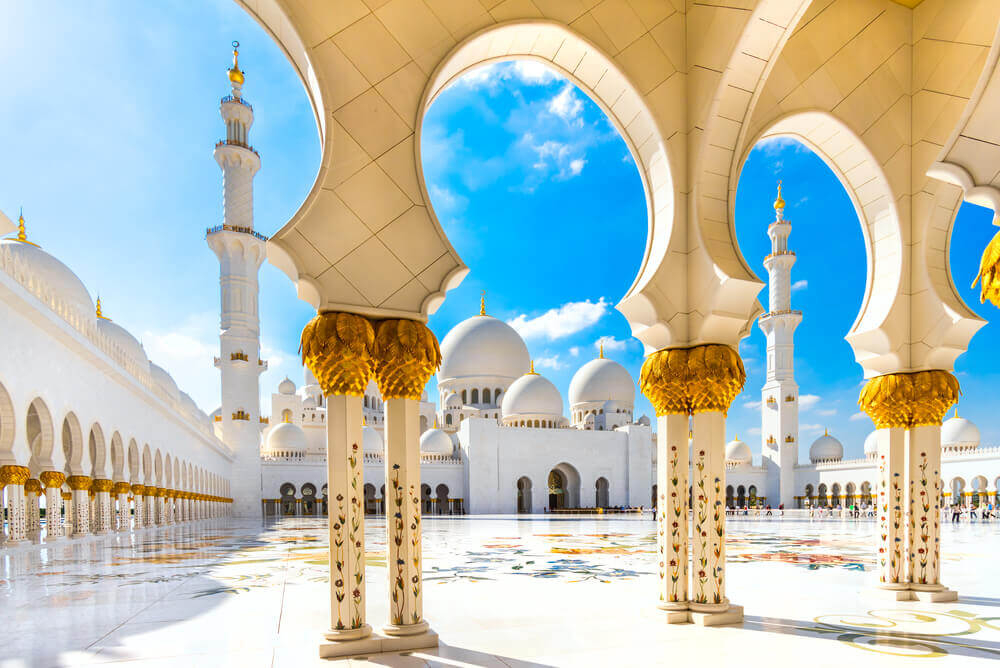 The absolute best day trip from Dubai is taking an Abu Dhabi mosque tour from Dubai.