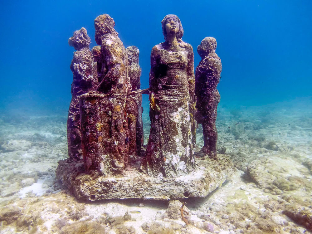 Cancun scuba diving: Close-up of the MUSA underwater sculpture museum