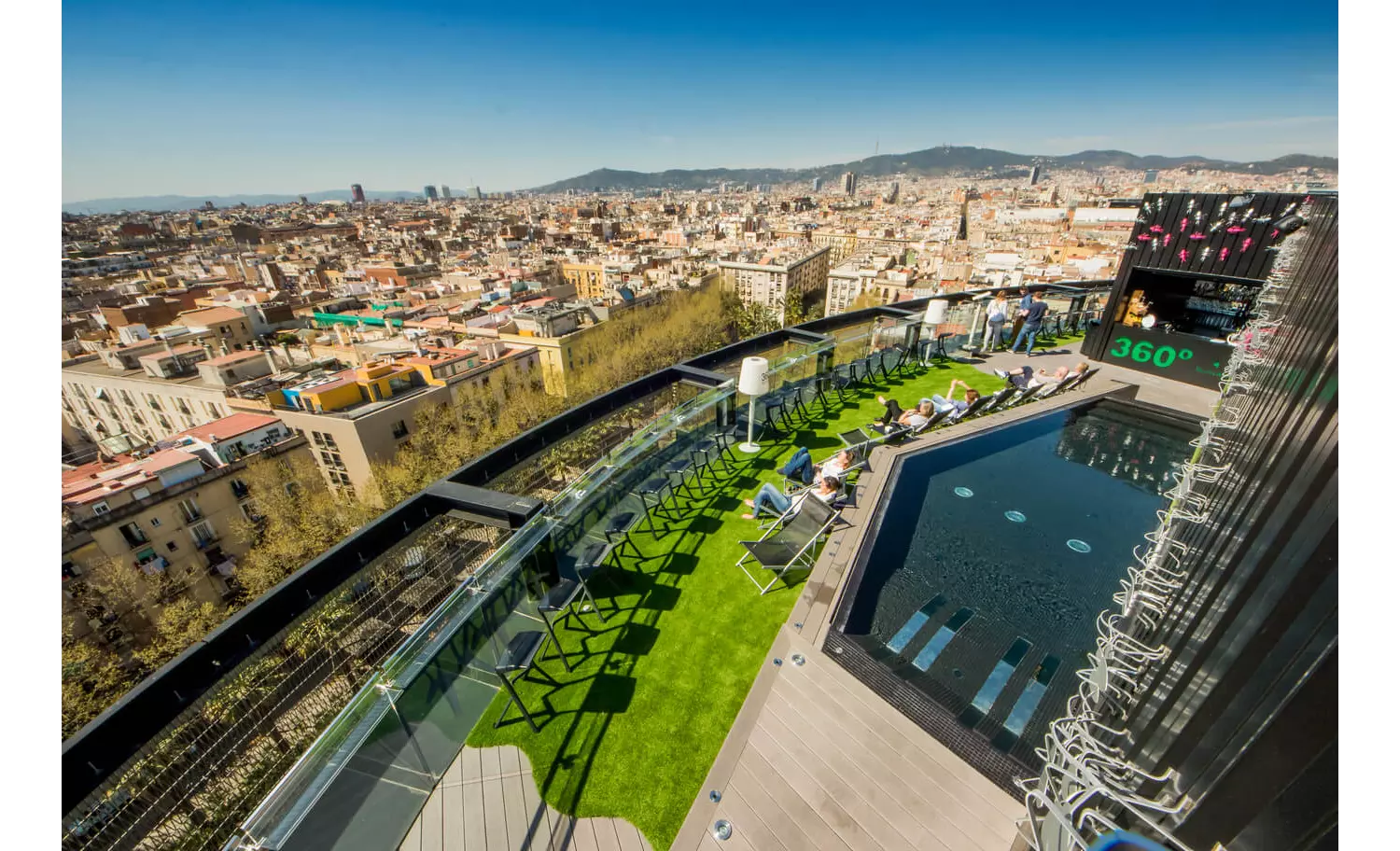 Barceló Raval: Hotel rooftop view across the city of Barcelona