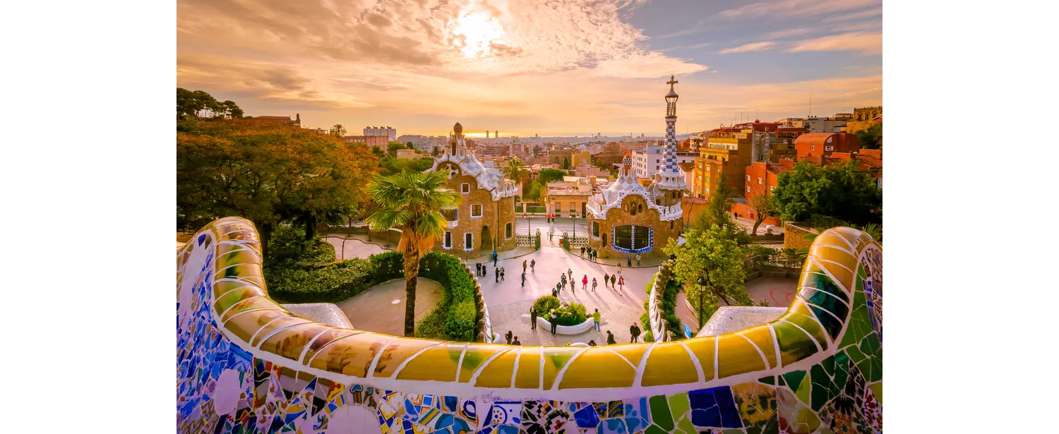 Best views in Barcelona: A white and blue mosaic wall with Barcelona views