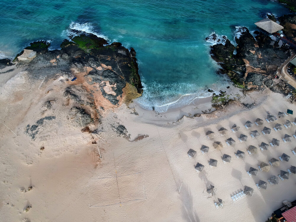 Boa Vista Beaches: bird’s eye view of Sal Rei beach with umbrellas and loungers