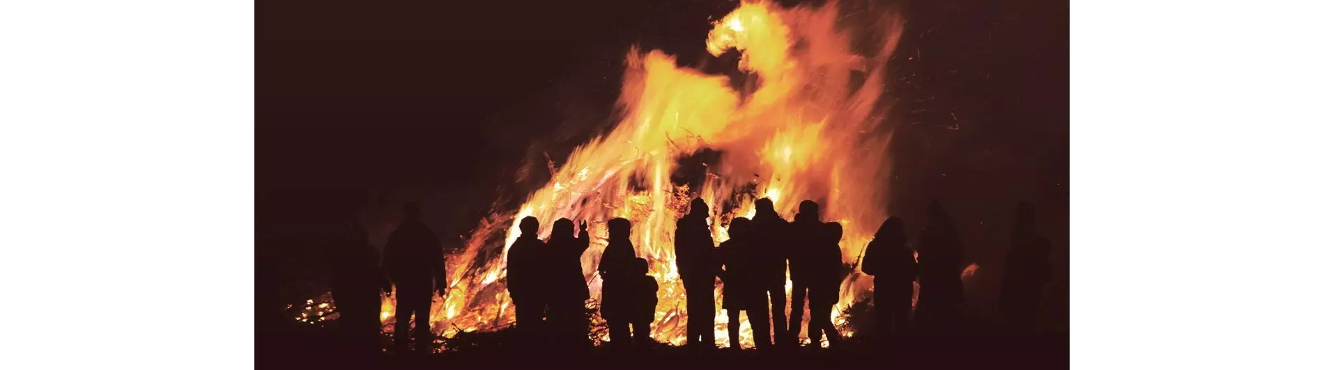 Guy Fawkes night is a commemoration of the unsuccessful gunpowder plot
