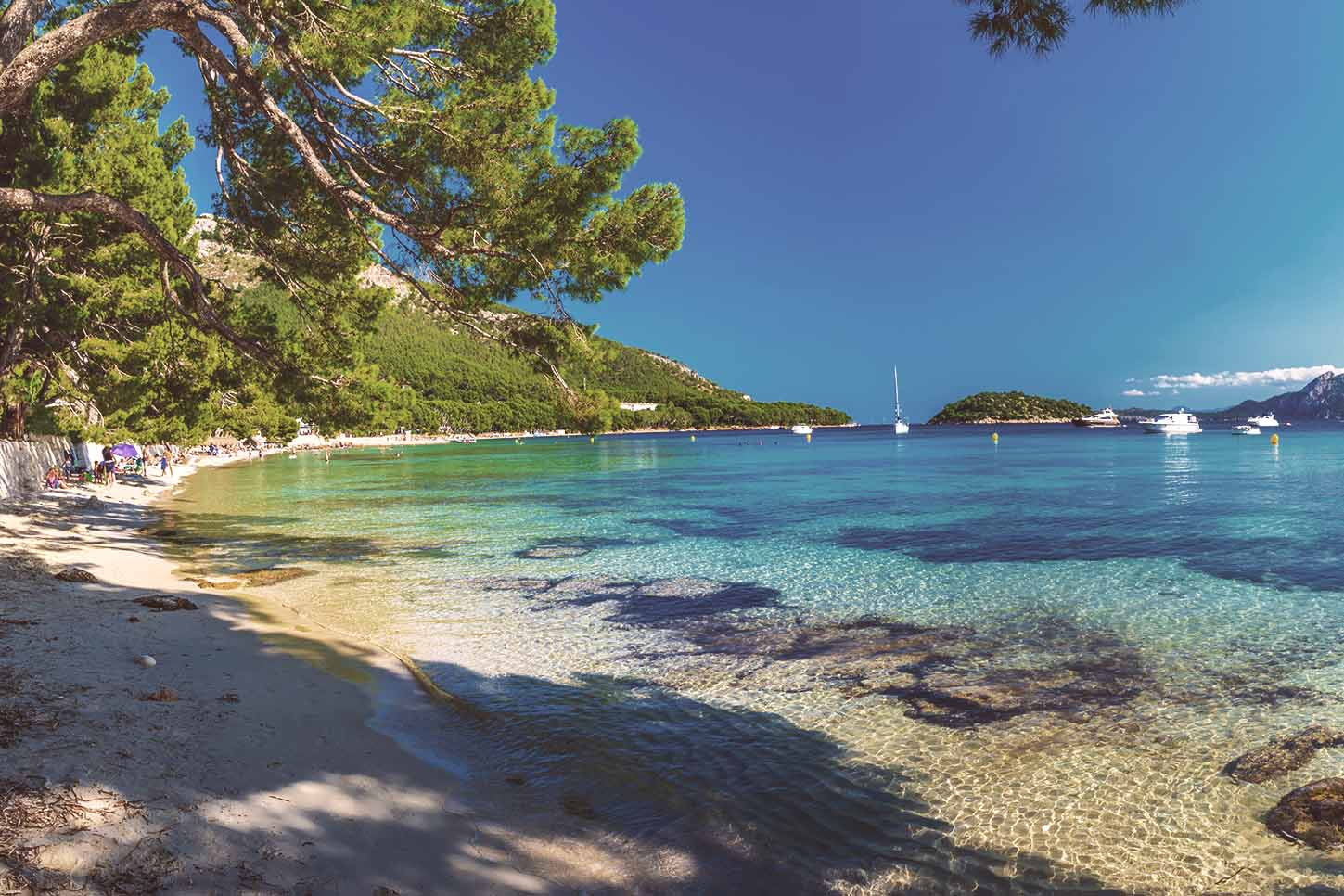 Für schöne Ausflüge auf Mallorca sollte man ein Boot in Betracht ziehen.