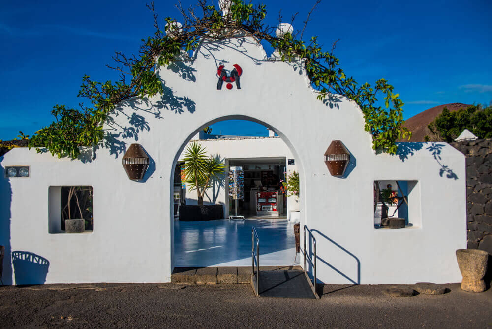 Eingang zum César-Manrique-Haus in Haría, das zur Stiftung César Manrique gehört.