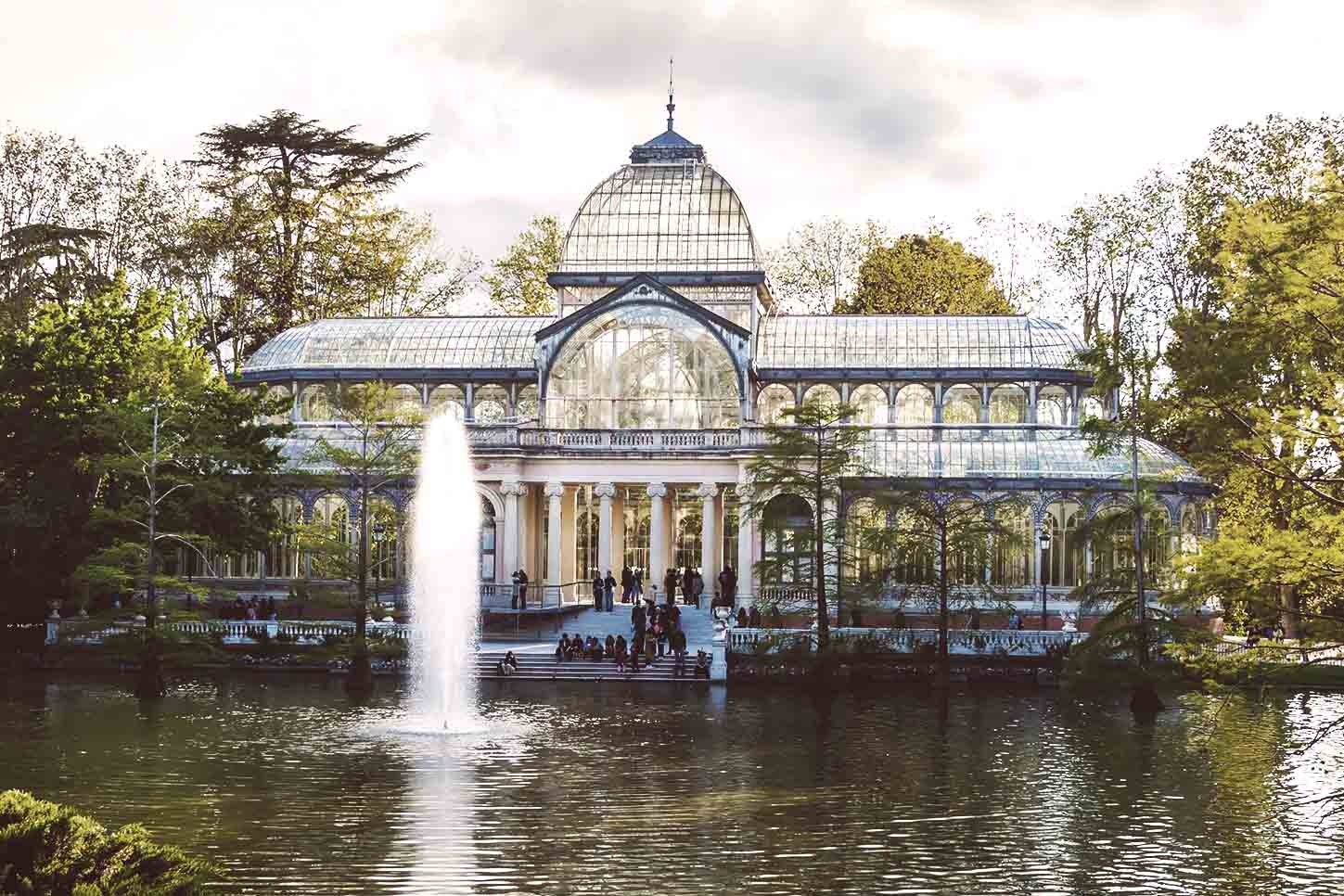 Break up your football weekend in Madrid with a stroll in the Parque del Retiro