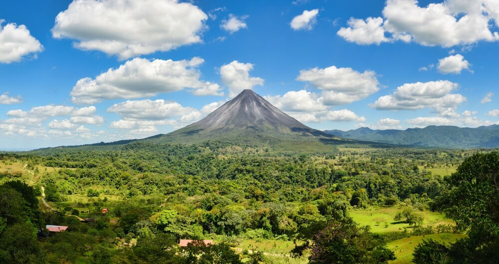 Costa Rica Nationalparks: Landschaft rund um den Vulkan Arenal.