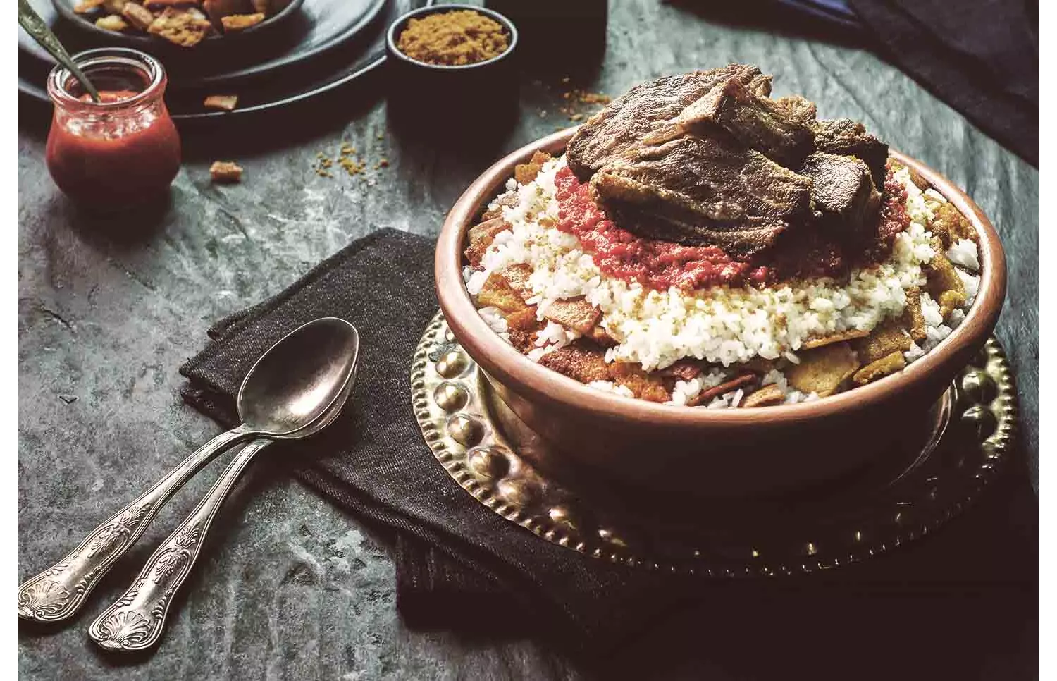 Une recette de poulet, un gâteau et un thé: voilà la nourriture égyptienne!