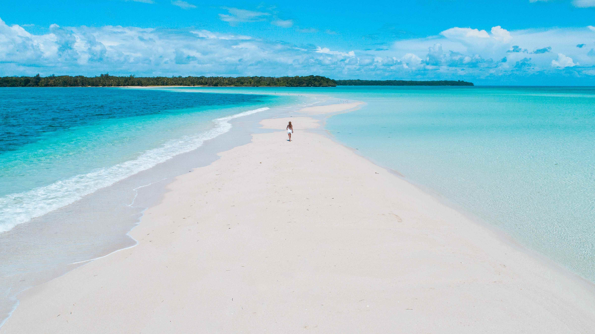 Desert islands: sun, sea, sand, and nothing else