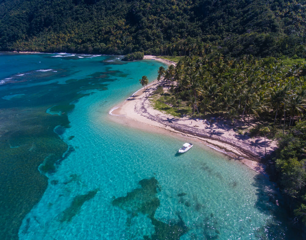 Der einsame Strand El Ermitaño in der Dominikanischen Republik.