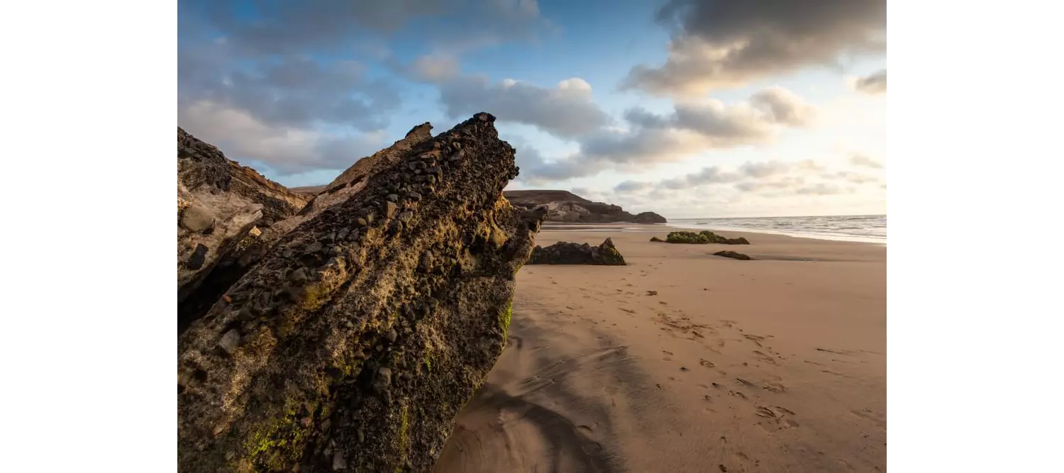 Die schönsten Strände Fuerteventuras: Playa de Garcey in der Dämmerung.