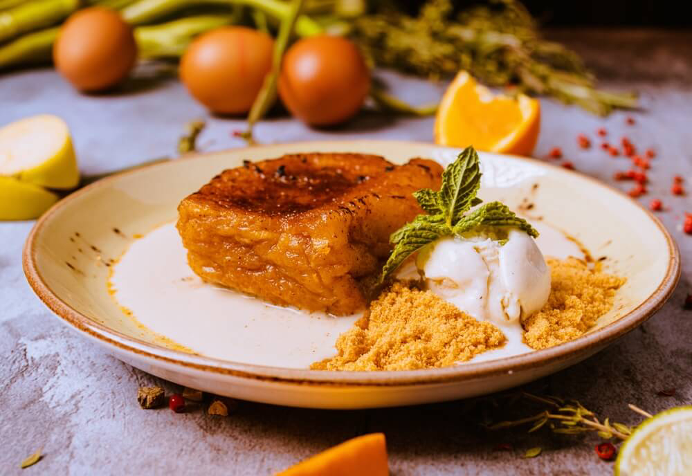 Easter in Madrid: A plate of torrijas and ice cream