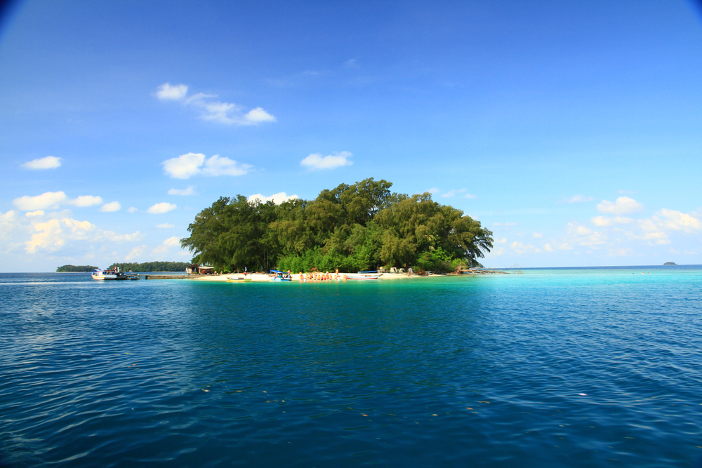Insel der Seribu-Inselgruppe vor der Küste der Insel Java, Indonesien.